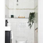 Deluxe! Hbf-naehe Mit Kingsize-bett, 65 M2 Apartment