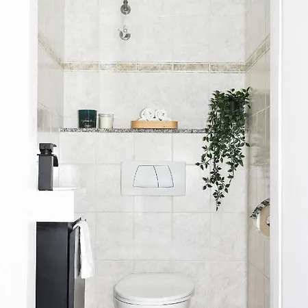 Deluxe! Hbf-naehe Mit Kingsize-bett, 65 M2 شقة