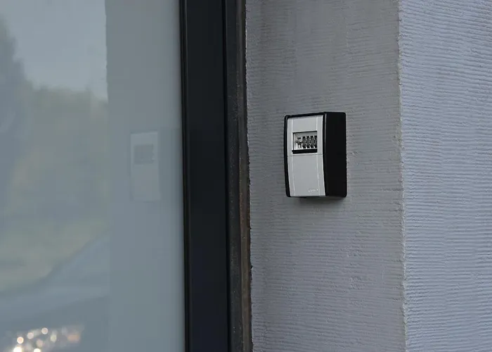 Deluxe! Hbf-naehe Mit Kingsize-bett, 65 M2 Апартаменты *